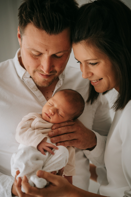 Neugeborenenfotosgrafie, Daniela Quehenberger, Babyfotografin Salzburg, Familienfotografin Tennengau, Hallein, Salzburg, Pongau