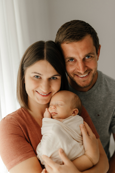 Newborn, Neugeborenenfotos, Familienfotos, Baby, Babyfotografin Salzburg, Hallein, St. Johann/Pg.